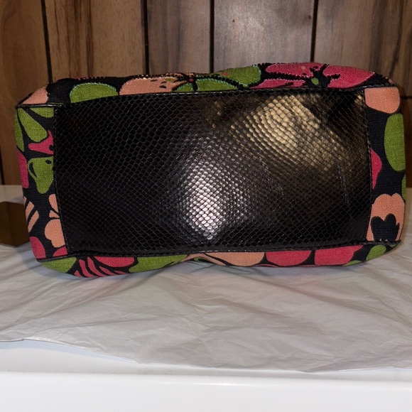 Isabella Fiore Black and Pink Floral Satchel/Shoulder Bag - Picture 11 of 15